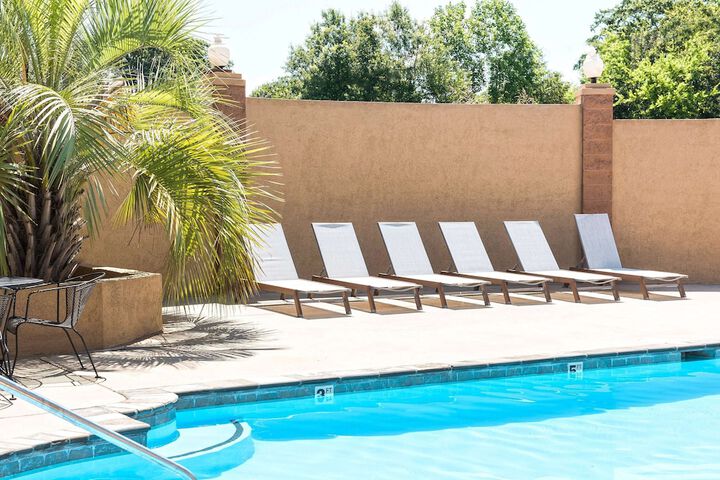 Pool 16 of 42