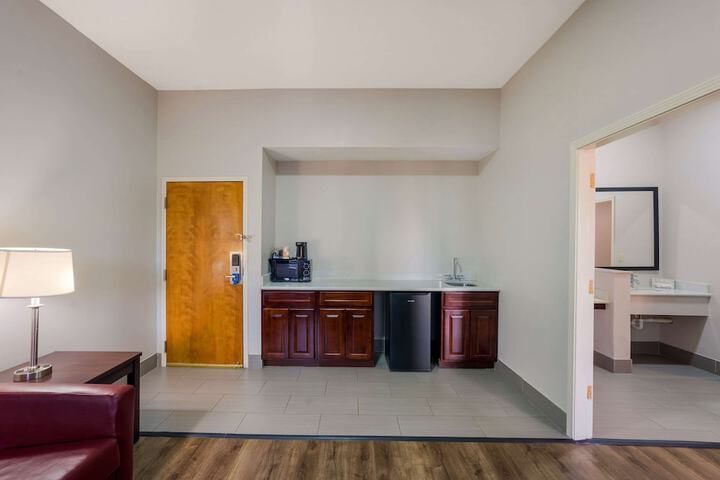 Room 19 of 28