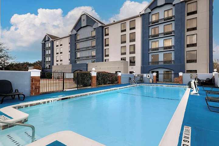 Pool 9 of 37
