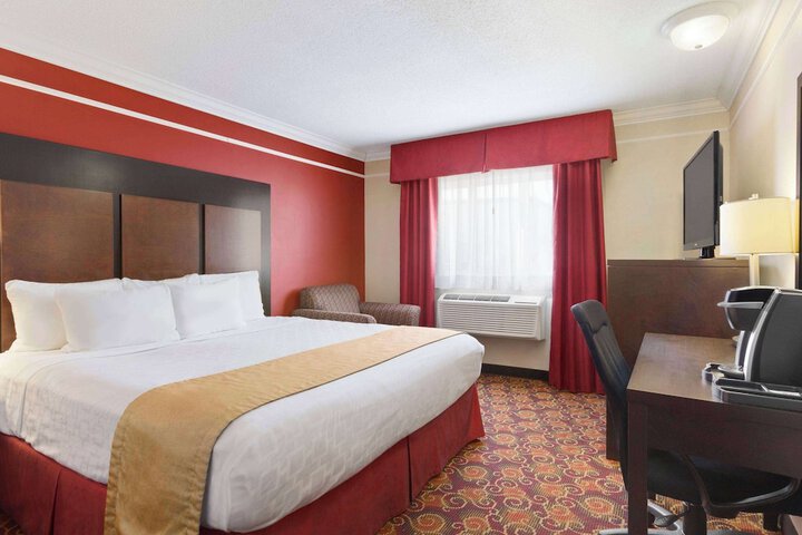 Travelodge by Wyndham Meadow Lake