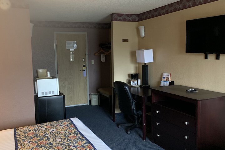 Room 28 of 43