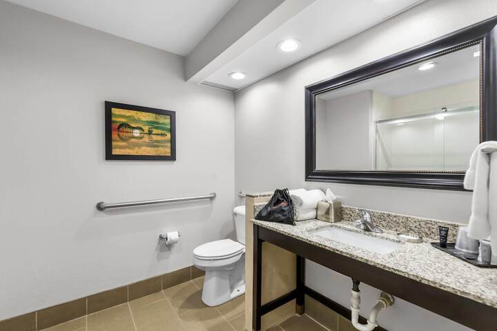 Brentwood Suites Nashville an Ascend Collection Hotel