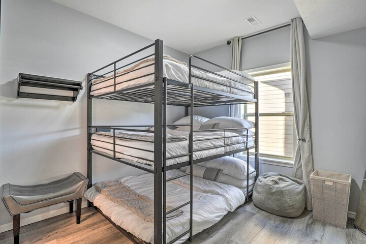 Reeds Spring Condo 3 Mi to Silver Dollar City!