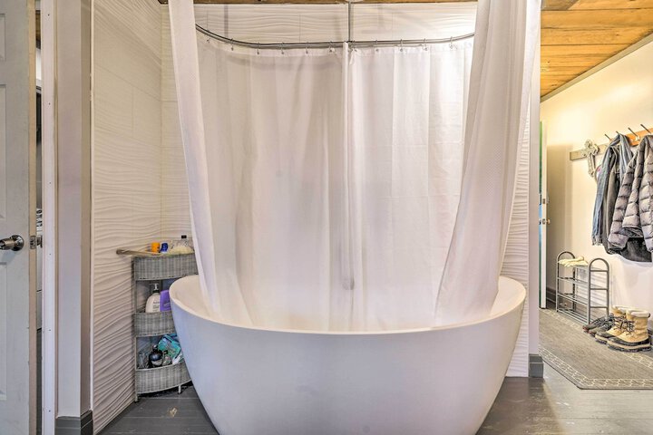 Bemus Point Vintage Suite w / Soaking Tub & Kitchen