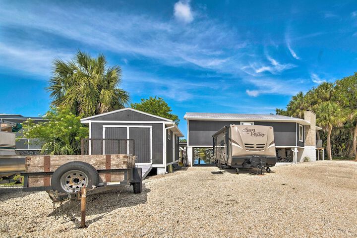 Remodeled Retreat on Homosassa River Canal!