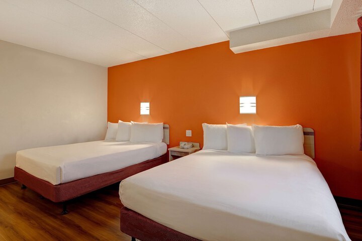 Room 18 of 25