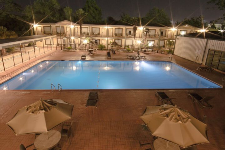 Pool 4 of 76