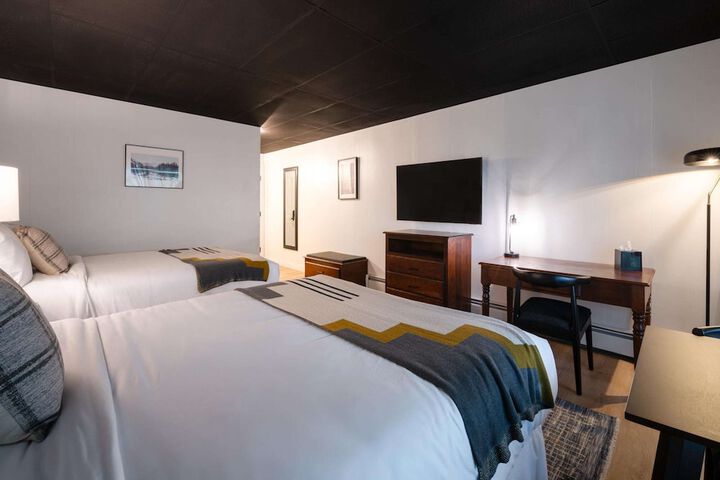 Room 16 of 40
