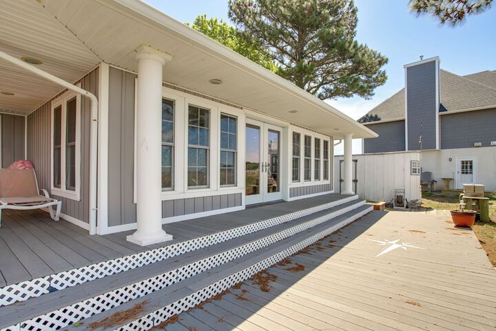 Waterfront Maryland Retreat w / Dock & Bay View!