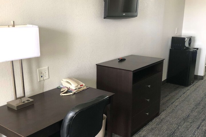 Room 14 of 35