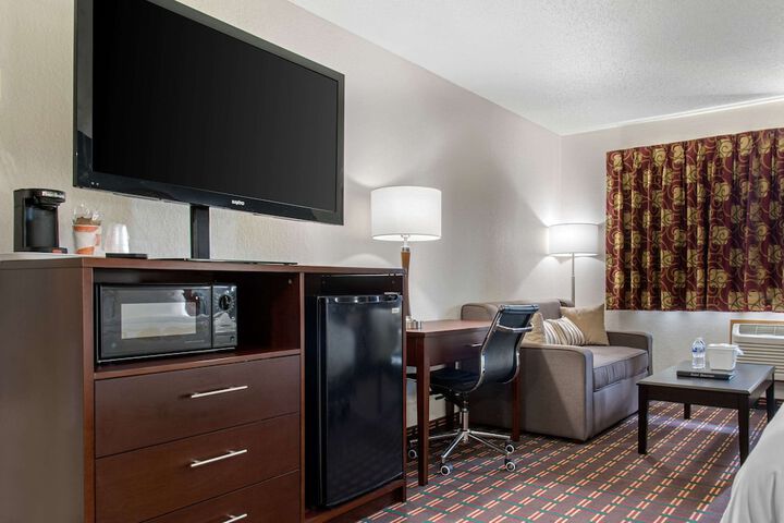 Room 44 of 64