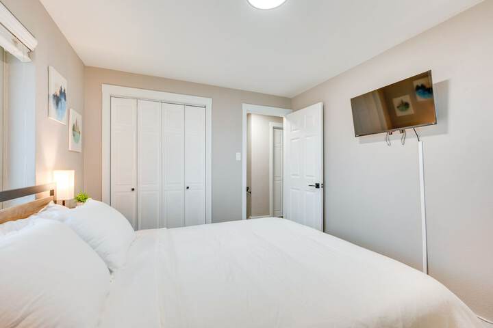 Dog-friendly Arvada Retreat w / Fenced-in Yard!