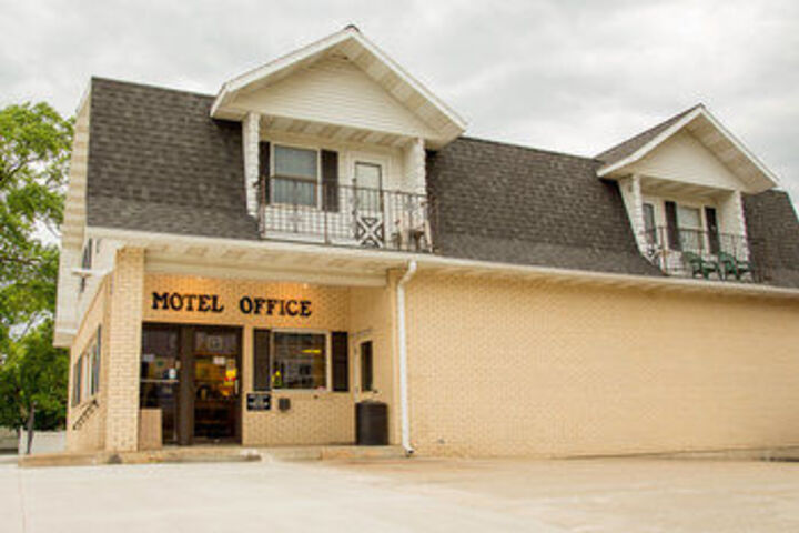 Lark Inn