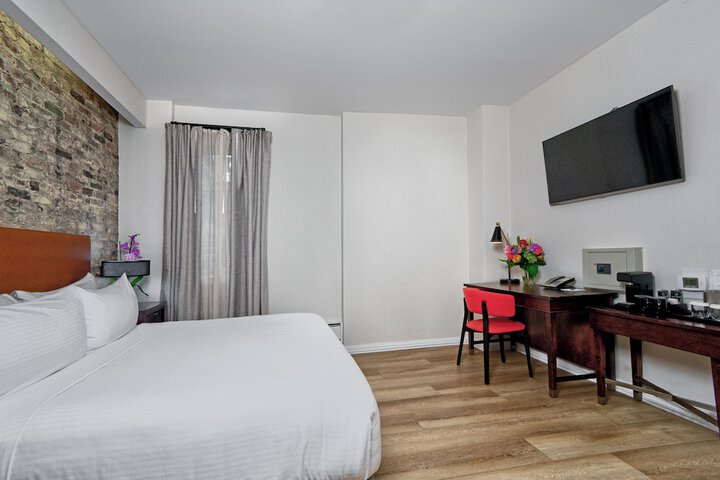 Room 15 of 35