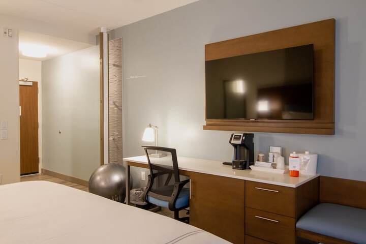 Room 46 of 103