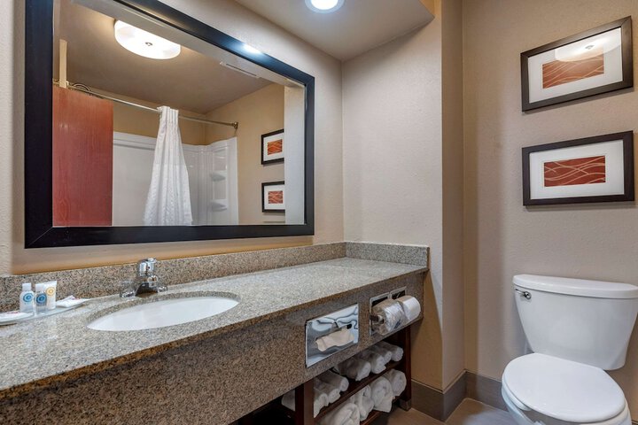 Comfort Inn & Suites Lawrenceburg