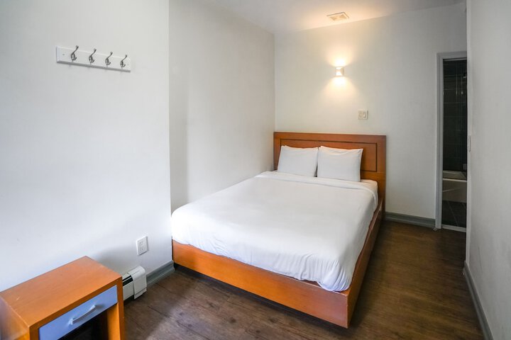 Room 6 of 35
