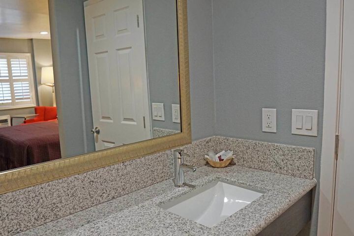 Room 13 of 19