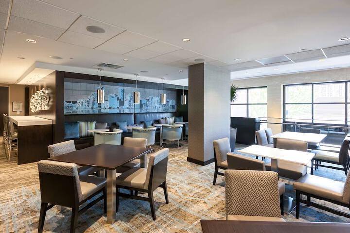 DoubleTree by Hilton Hotel & Suites Houston by the Galleria