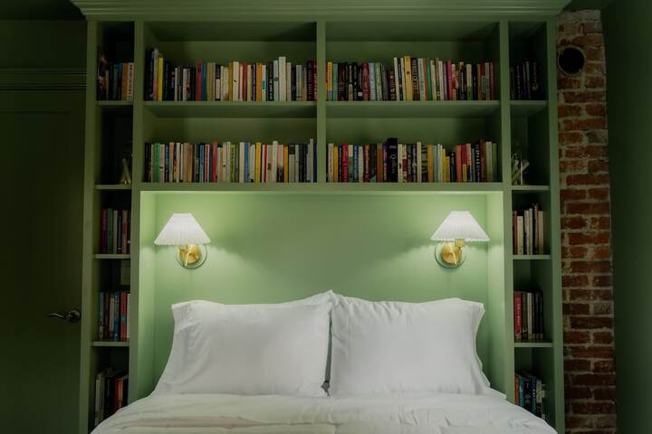 Room 19 of 28