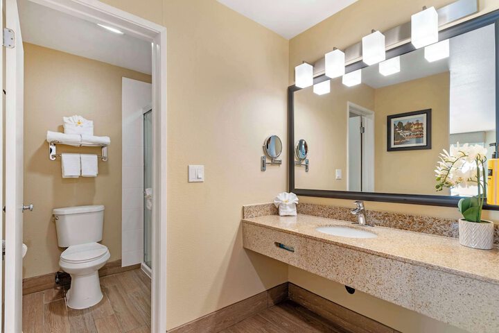 Best Western Plus Heritage Inn