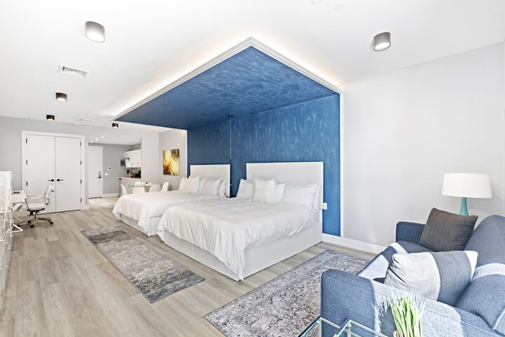 Global Luxury Suites at the Arches
