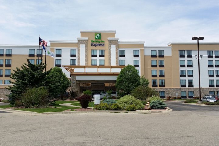 Holiday Inn Express Janesville - I-90 & US Hwy 14 by IHG