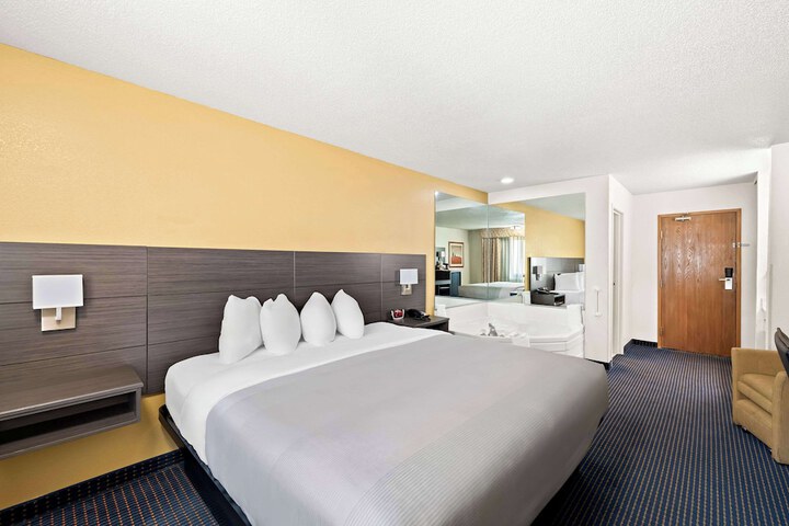 Room 36 of 61