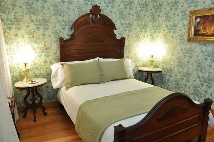 Room 33 of 72