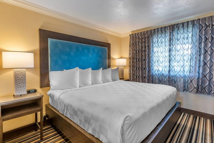 Lincoln Sands Oceanfront Resort an Ascend Collection Hotel