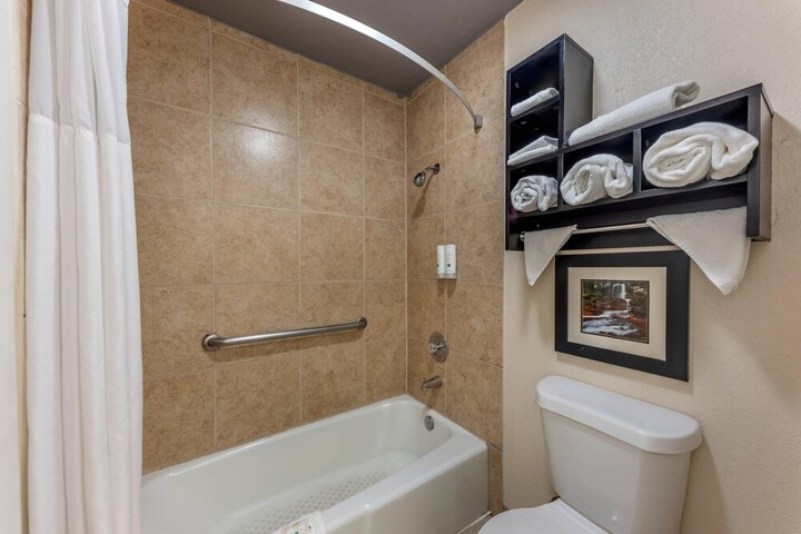 Quality Inn Near Lake Marble Falls