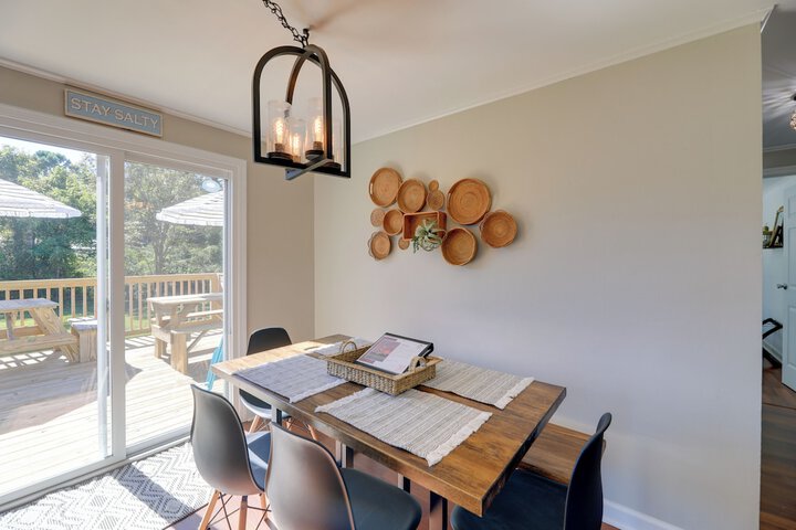 the Willowberry House With Deck & Grill!