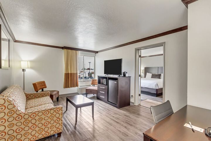 Room 51 of 103