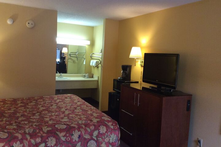 Room 22 of 35