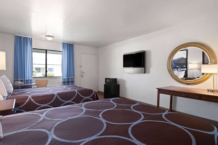 Room 30 of 35
