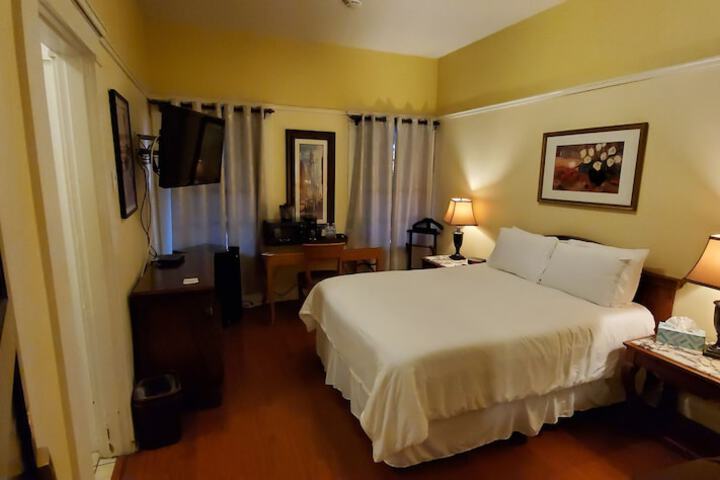 Room 12 of 27