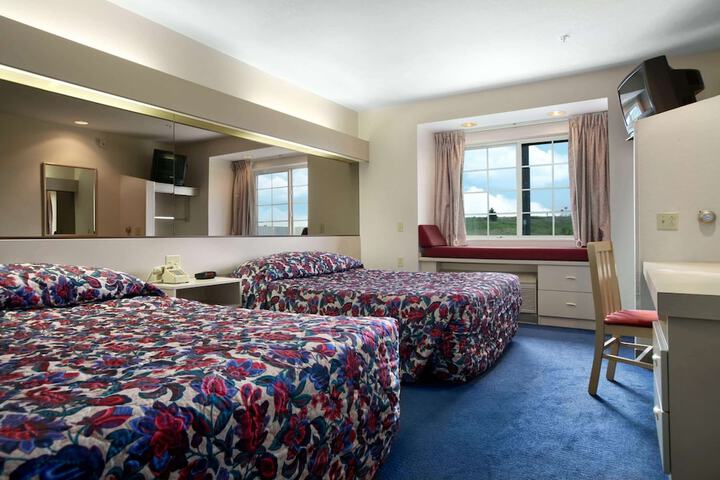 Room 28 of 53