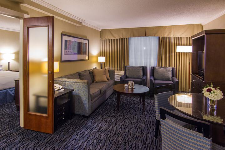 DOUBLETREE BY HILTON NORWALK