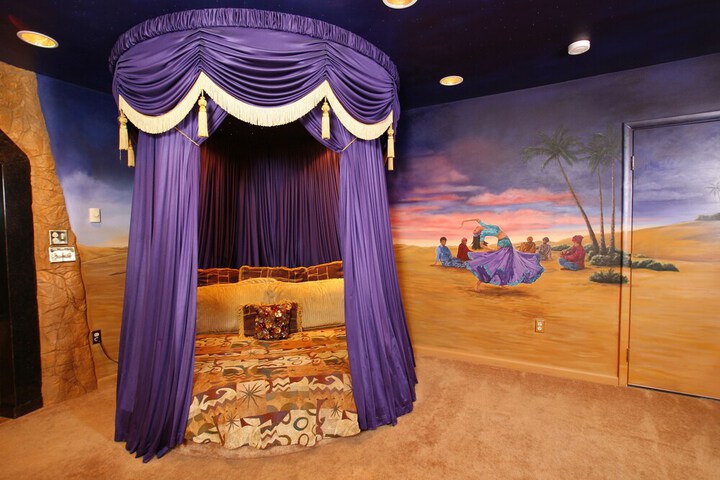 Room 6 of 62