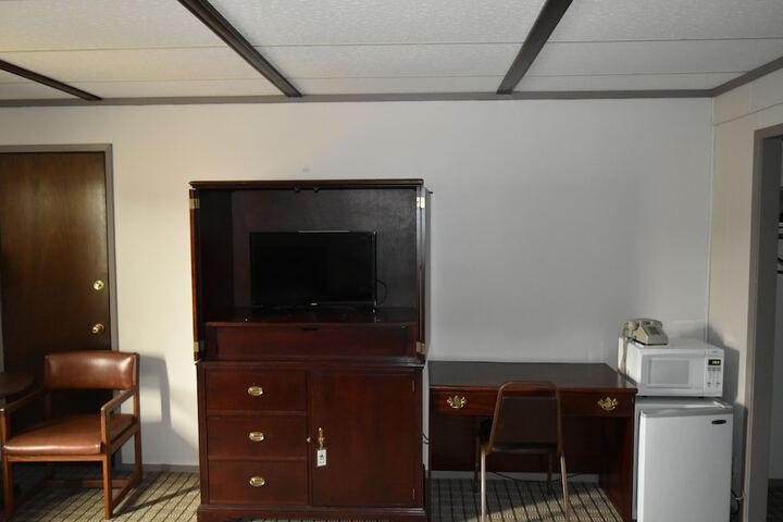 Room 13 of 19