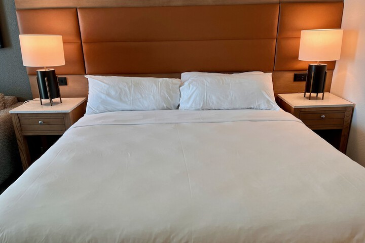 Room 34 of 152