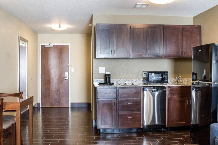 Comfort Suites Minot South