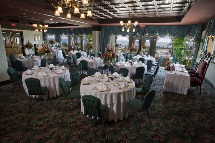 Ballroom/Hall 86 of 100