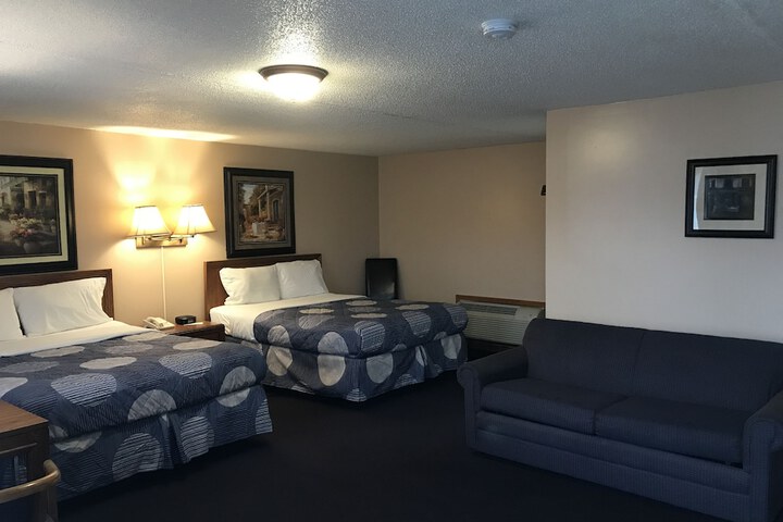Room 7 of 32