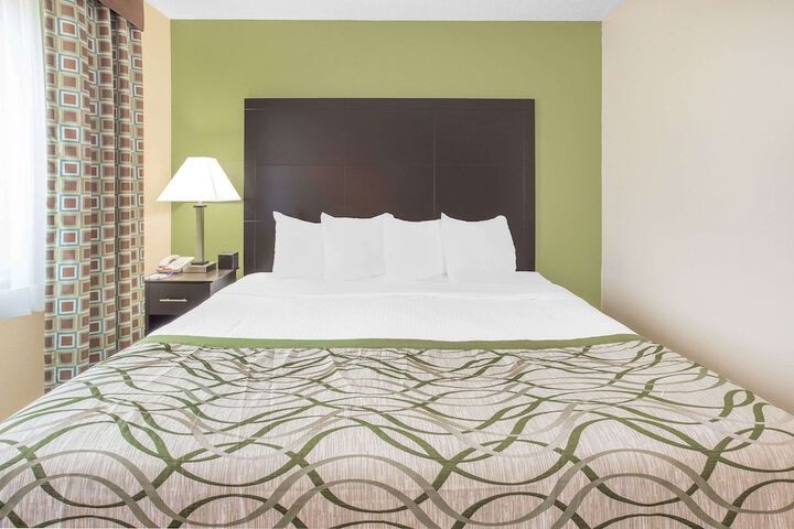 Room 15 of 25
