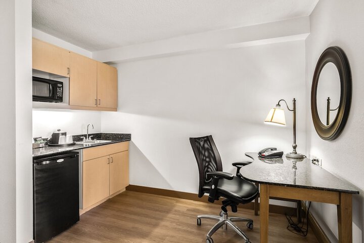 Room 18 of 39
