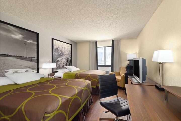 Room 17 of 44