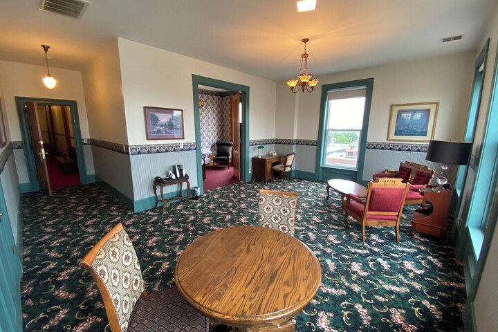 Room 51 of 75