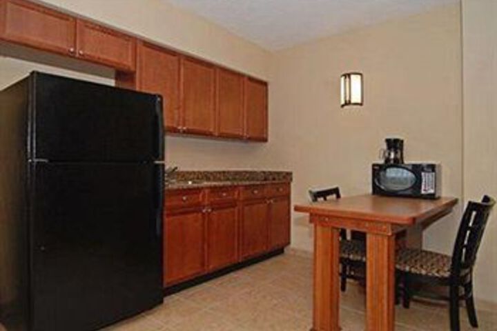 MainStay Suites