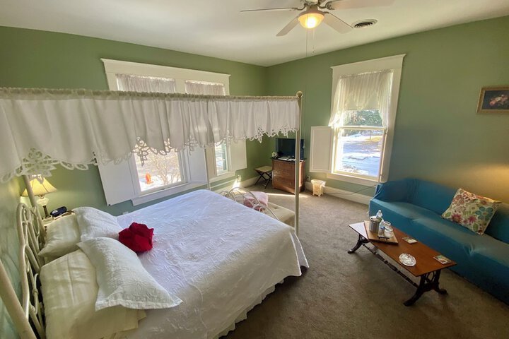 Room 33 of 50